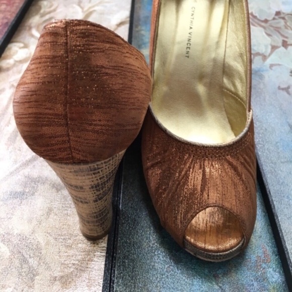 Cynthia Vincent Size 9 Mame Pump Heels (org. $348) - Picture 2 of 7